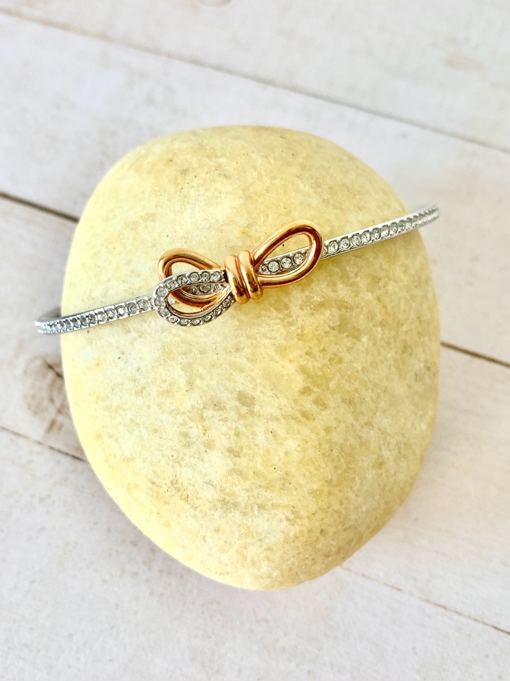 $115 Swarovski Lifelong Bow Bangle 5447079